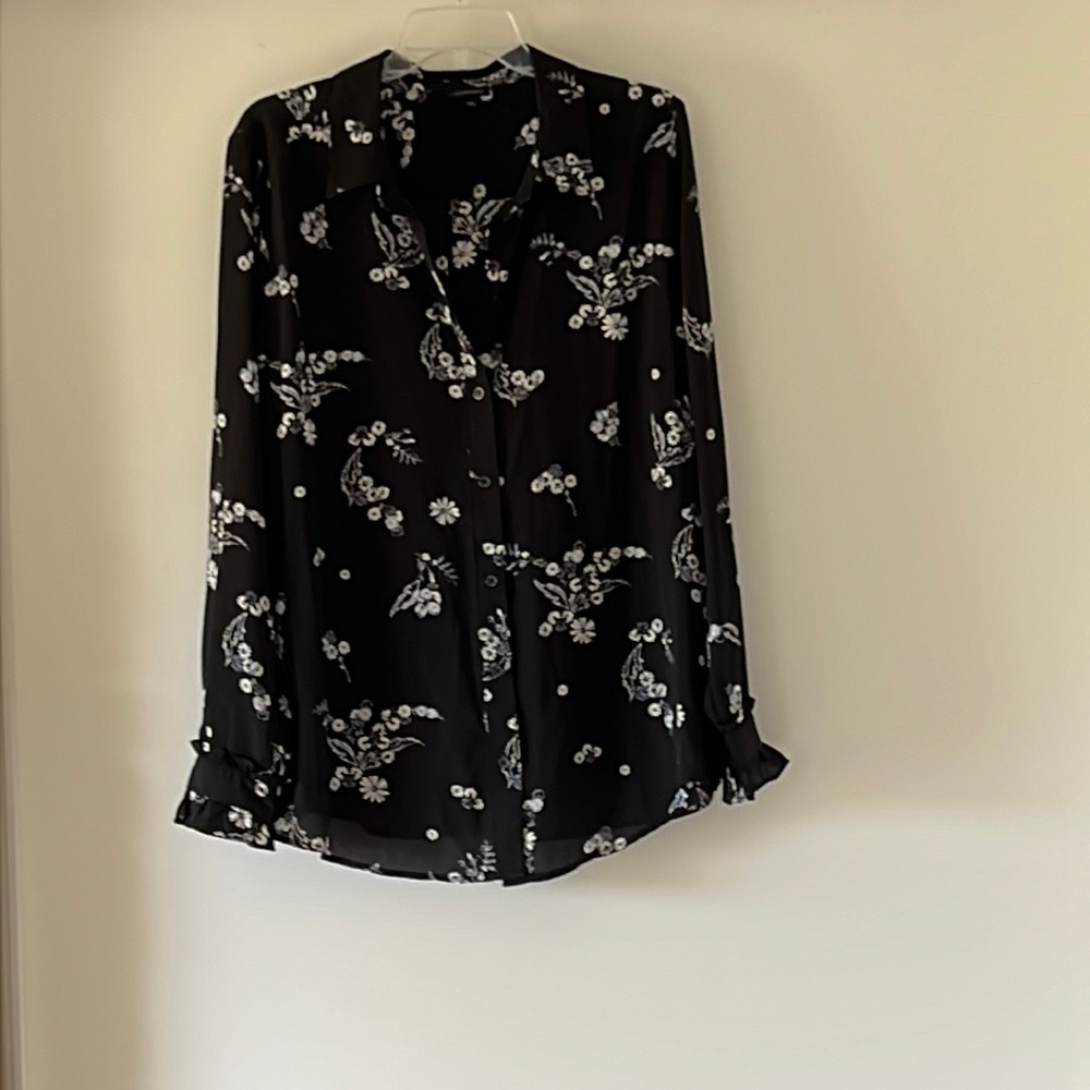 WHO WHAT WEAR black sheer floral long sleeve blouse